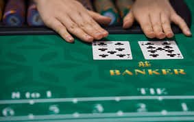 Layar meja kasino langsung timnas 4d dengan dealer langsung dan antarmuka taruhan